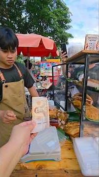 พึ่งโดนสั่งครั้งแรกหมูกรอบ 1,OOO บาn จะได้หมูกรอบกิโล⁉️หมูกรอบวัยรุ่น 18ปีขี่มอไซด์มาvาย #streetfood
