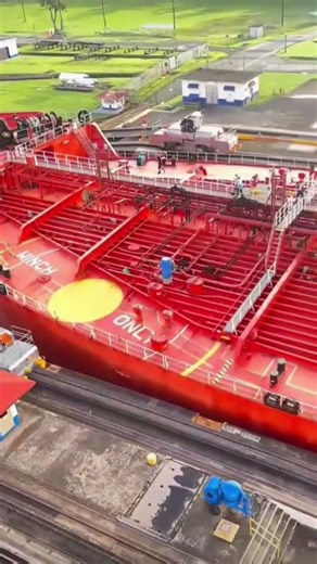 cross the panama canel#ship #ship #ocean #highlights #viralvideo #nothingimposibleinthisworld