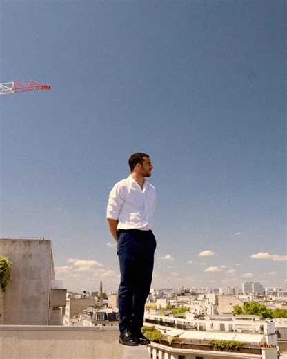 Découvrez “Nous”, le nouveau single d'Amir. Un titre pop entraînant qui mêle énergie, espoir et envie d’aller de l’avant. | Amir