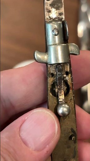 How a switchblade works