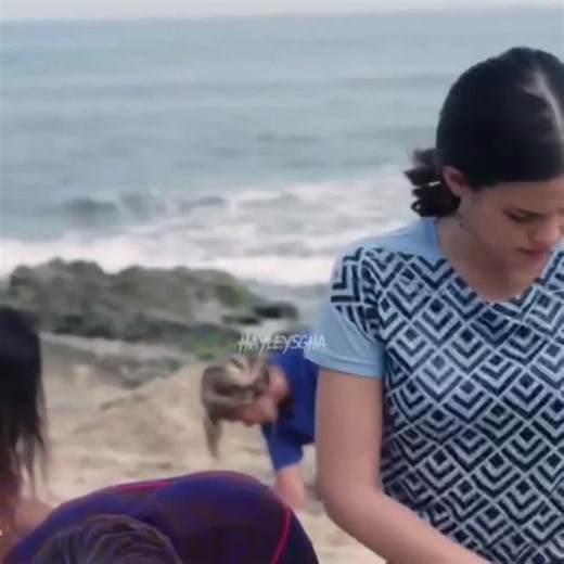 Hayley and Daniel's First Kiss at Greenhouse Academy