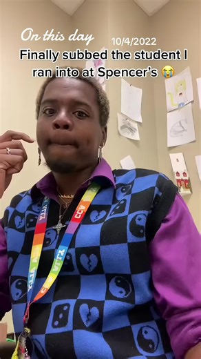 malylionsder (@malylionsder)’s video of spencers store the back