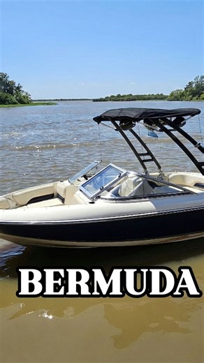Marcelo Crescini: Embarcaciones en Venta on Instagram: "U$S 14.000 // Venta de Lancha Open Bermuda Sport 180 con Barra de Wakeboard • 2012 • Evinrude Etec 115hp 2 Tiempos Ecológico • 595 hs • Ecosonda • Barra de WakeBoard • Barra Led • Parlantes Náuticos en Torre • Bimini Top • Sistema de sonido • Escalera Popa Ficha Tecnica Eslora 5,20 Manga 2,10 Precio U$S 14.000 Valor final dolar billete Vendemos Trailers 0km Si sos comprador, con nosotros no pagas comisión. // Nuestras embarcaciones se entre