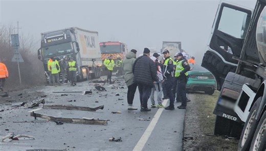 VIDEO/ PAOK Thessaloniki fans' van collides with truck in Romania, killing one Albanian and injuring another (NAMES)