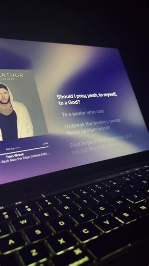 Train Wreck by James Arthur: Lyrics and Meaning