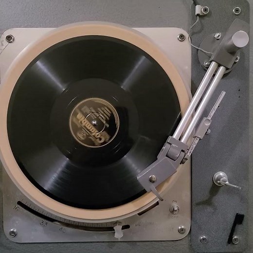 Metzner Starlight Turntable & General Electric A1 501 tonearm playing Clara Smith - Mr. Mitchell