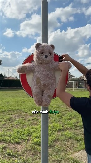 Người đàn ông cảnh báo nguy hiểm bằng các tấm biển 🫩 #shortsviral ￼