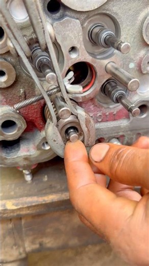 Head Valve Lock Keeper installing #shorts #mechanical #valve #ytshorts #fyp #trending