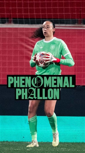 She could save a file on a calculator 🤯 Watch the Women's Champions League on Disney 📲 | Manchester United Women