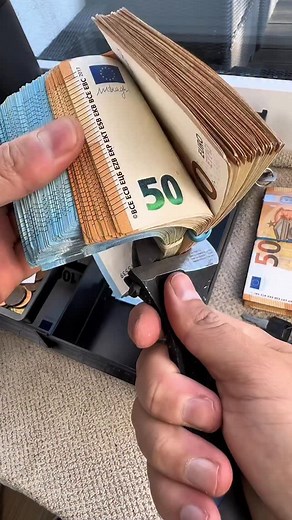 Counting & crinkling euro notes — just for the sound and the visuals 👂👀 Pure ASMR vibes, no real transactions 🔒 #asmr #fyp #fürdich #cash #euro #geld #oddlysatisfying #counting | Euro Whispers ASMR