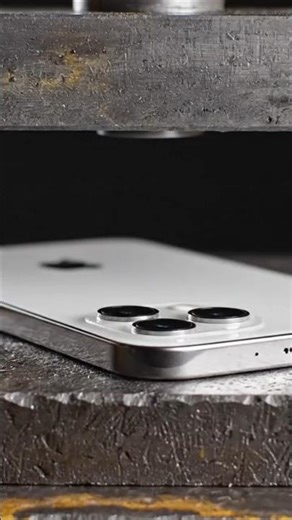 iPhone 17 Pro Air vs Hydraulic Press – AI Simulation Test (Veo 3 Render) 🔥📱