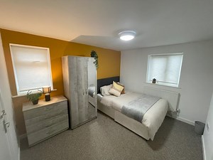 EN-SUITE Modern and Comfortable Double room in GL1