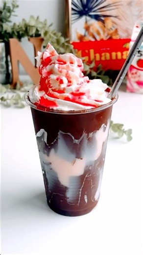 Cracking Latte 🍓🍫 | ASMR