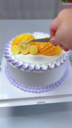 #A fruit cake tutorial is here! #BirthdayCakeMaking #PipingNoseUsage #cake #pastrycakemaker