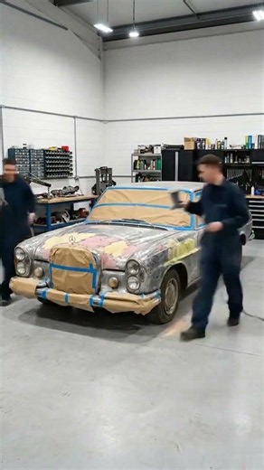 Bringing back 70s Class! The iconic Mercedes-Benz 280SE 4.5 (W108).