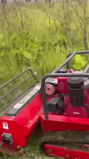 Remote-controlled lawn mower for sale. whatsapp:+8+-13853940192; email: sunyomachinery@gmail.com