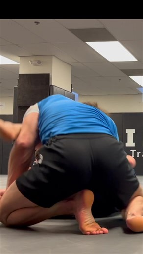 Rear Triangle Armbar Get this BJJ rear triangle back control to get more armlock subs during live rounds with this SNEAKY move. A common armbar defense is ducking the head. To counter their armbar defense, when they duck their head hook their far arm with your foot to set-up a transition to this rear triangle. #brazilianjiujitsu #realizebjjlife #jiujitsuvideos #queenofthenorthmma | Realize BJJ Life