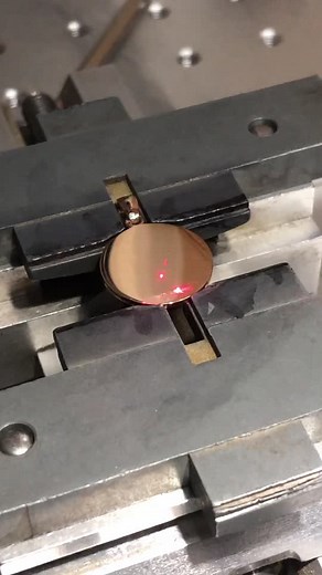 Прикольно получилось на золоте. #ювелир #лазернаягравировка #кулон