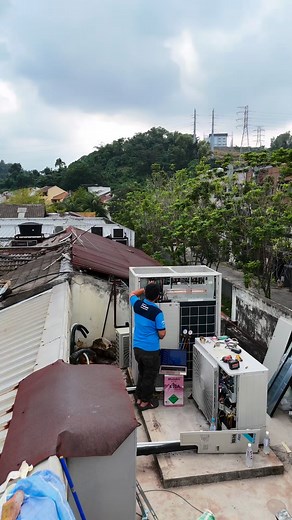 Testing & Commissioning DaiKin VRV | Chuan Hee Ooi