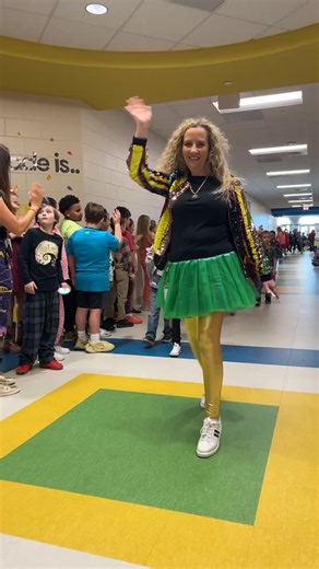 Kindergarten Fancy Nancy parade | Florence B Mathis Elementary School