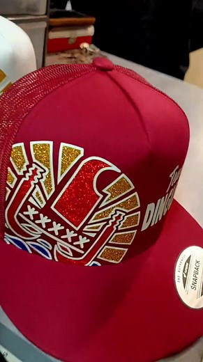 Iaorana te nunaa 🥰 Vos commandes de casquettes phospho sont en cours de traitement ! #tkhprint @Patio Amanda Patio @TKH DIGITAL | TKH PRINT