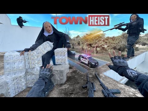PARKOUR VS TOWN HEIST!