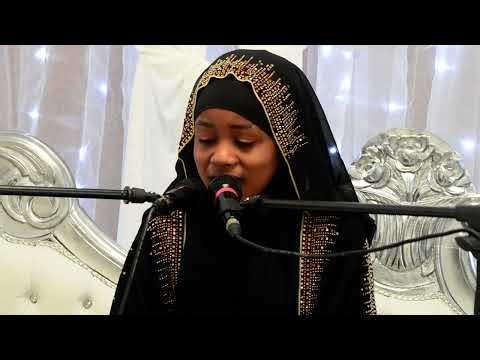 Masha Allah, elle a que 8 ans, magnifique récitation du coran par un enfant Franco-Comorienne