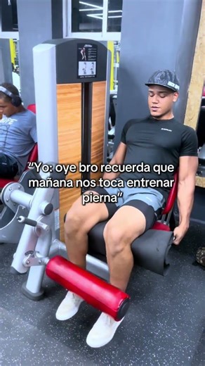 ¿Quién más tiene un amigo así? 👀”#gymhumor#gymmemes#legday#gymbros#fitnessmotivation