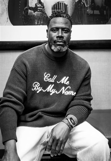 Breaking Out as a Male Model: Say Hi or Just Stare?