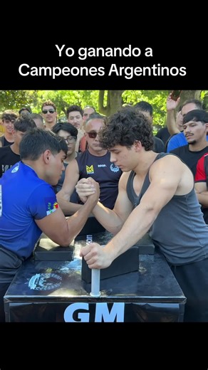 Genaro Marino: Fuerza y Respeto en Lucha de Brazos