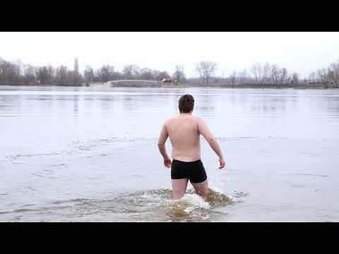 Epiphany Ice Bath 2025: Brave Souls Dive into Freezing Water!