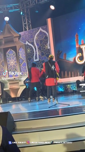 watch on SCTV now @Setia Band @CHARLYVANHOUTENT @pengs Setia official @levilebon @telixteguh @restuvanhoutten #setiaband #sctv