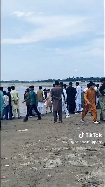 back Filp from height #Pakistan #viralvideo #reactionvidio #Flipschallege #ppppp don't under review please