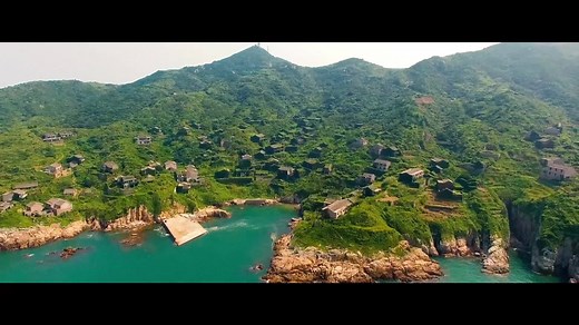 190K views · 1.2K reactions | here’s the official video of ‘falling rain and light’ from ‘everything was beautiful and nothing hurt’. the video concept is simple; a world after people. it’s not that i don’t like people, but it seems like we might not be around for too much longer, and sometimes that seems like it might not be such a bad thing... | Moby | Facebook