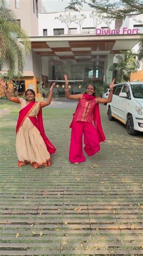 #vadivelan #murugan #dance #dynamictamilsisters #divine #viralsong