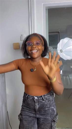 Ringlight ledlight tripod microphone gadgets in Abuja/Lagos on Instagram: "END OF YEAR LIMITED OFFER B400 Light + Softbox Combo Create brighter, cleaner and more professional content without breaking the bank. Now going for ₦105,000 instead of ₦125,000 — for a limited time only. Perfect for creators, photographers, videographers and studios looking for soft, balanced lighting. Offer valid till end of year 2025. Available in store Abuja: 35 Ademola Adetokunbo Crescent, Wuse 2 (Moscow Underground)