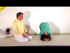 Kopfstand mit Wand als Hilfsmittel - Praktische Anleitung (Auszug aus einer Yoga Anfängerstunde)