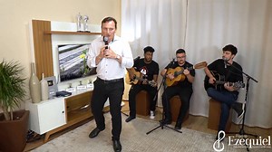 Acorde agradecendo: mais um dia é dom, não direito. Em tudo, veja a mão de Deus. Gratidão transforma o comum em graça. Que o Amor te sustente e conduza. | Padre Ezequiel Dal Pozzo