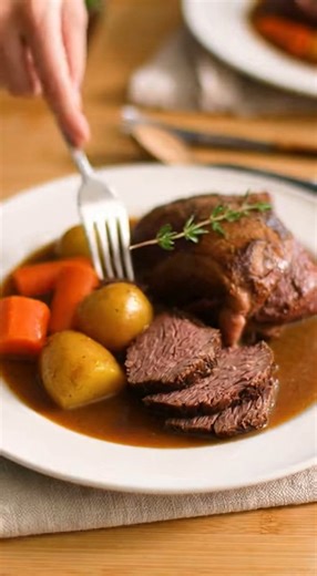 How To Make 5-Star Pot Roast Slow Cooker Fast & Easy Without the Stress Gather tools: a heavy skillet for searing, a sharp knife, a slow cooker, and a wooden spoon. Prep your vegetables and measure liquids ahead of time. If you want faster cleanup, line the slow cooker with a removable insert or use a slow cooker liner. If you have a minute, brown the roast; it does wonders for flavor. If you’re short on time, you can skip searing and still end up with a lovely dish. For a fun family activity, h