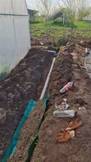 Cum se face un drenaj la solar pentru captarea apei. #dren #solar #apa #hidroponik #piatra