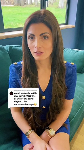 How to Properly Get a Waiter’s Attention: Etiquette Tips