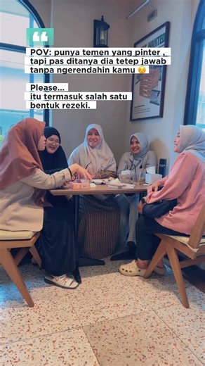 Mulfi Fakhrunissa on Instagram: "Di dunia yang banyak banget orang pengen terlihat paling hebat didepan banyak orang , punya circle yang ngajarin tanpa ngerendahin itu hadiah besar 🥹🫵🏻 Kalau kamu punya satu aja temen model begini, jaga baik-baik please ❤️ aseli , REZEKI ! Udah punya belum temen yang kayak gini? Berani tag orangnya nggak di komen? Haha 😆 Biar dia tau… kalo dia tuh salah satu bentuk rezeki yang Allah titipin buat kita 🤗 Rezeki berupa circle yang sehat, yang bikin kita berkemb