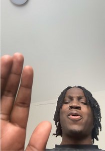 Gotta be trolling | giving my bf flowers