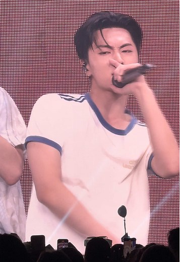 ENHYPEN Tamed-Dashed Performance in Chicago