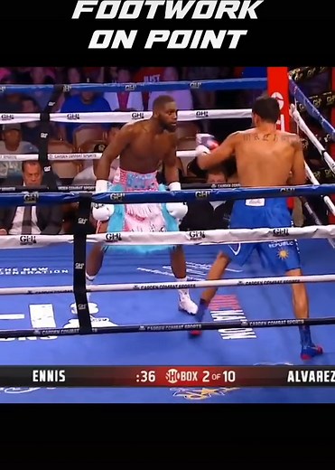 Best FOOTWORK in boxing🤔 #boxingskills #boxingtechnique #boxingfootwork #boxingmovement #boxingviral #boxinghighlights