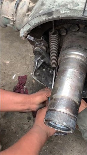 Truck Brake Spring fitting with simple screw #asmr #automobile