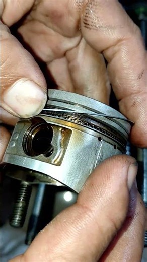 Installation of the lower piston ring⁉️