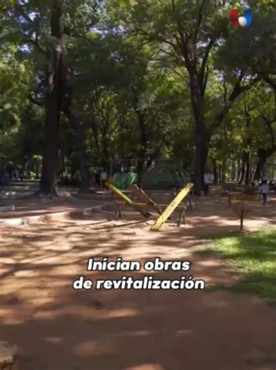 🇵🇾 ¡La Plaza Uruguaya se renueva! 🇵🇾 ➡️ Inician las obras de revitalización de este histórico espacio de Asunción, con mejoras en senderos, áreas de descanso, juegos infantiles y mobiliario urbano, preservando su valor cultural y patrimonial. #Unicanal