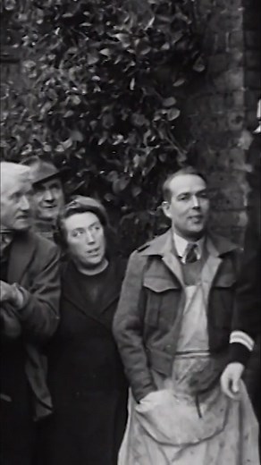 539K views · 22K reactions | In 1947, the wedding of Elizabeth and her spouse at Westminster Abbey was a dazzling event. Elizabeth's dress sparkled with pearls and crystals, while the long train challenged her pages. A family wedding was initially planned due to rationing. #RoyalWedding #Elizabeth #WestminsterAbbey #History #GlamorousCouples | Real Royalty | Facebook