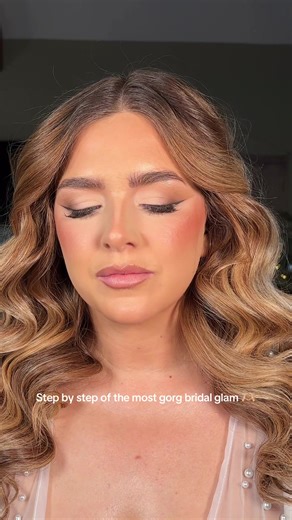Step by step one this bridal glam done last week. A seamless matte lid paired with a bold brown wing and cream waterline 🤌🏼 Full coverage & Bronzey glowy skin to finish it off. Main products @Fyne Cosmetics eyeshadow palette light & contour/blush palette @EmbryolisseUK moisturiser @NARS Cosmetics radiant longwear @rhode skin pocket blush freckle @Rare Beauty luminous blush joy @Morphe Cosmetics liner honey @maccosmetics lipstick honeylove @MaybellineUK lifter gloss gold #bride #bridemakeup #br